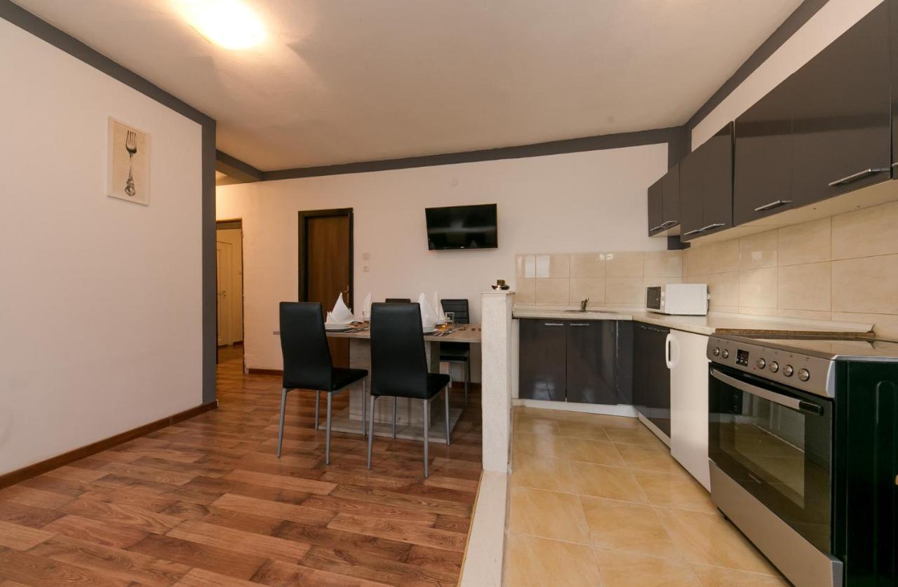 Apartments Vukman Trogir Exterior photo