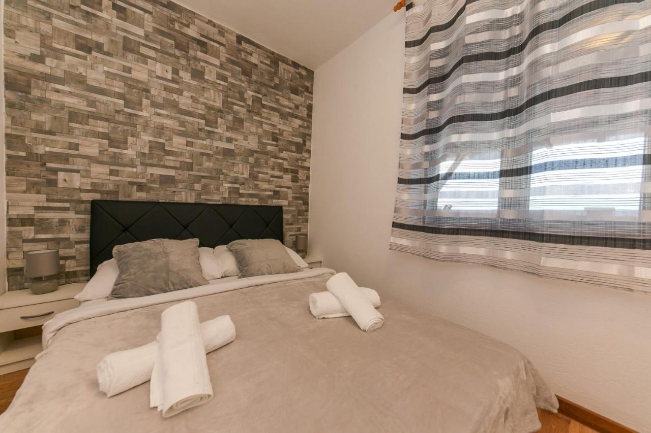 Apartments Vukman Trogir Exterior photo
